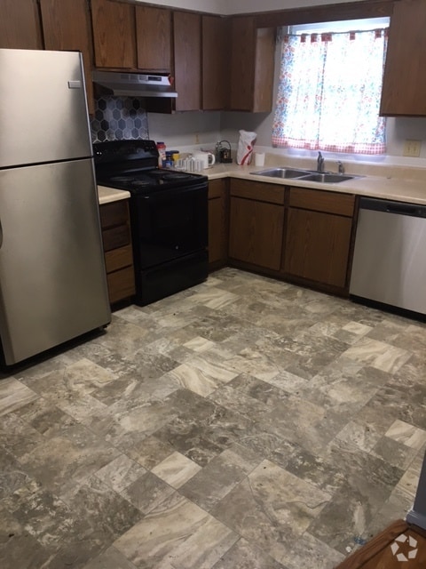 Building Photo - 3716 Pine Knoll Dr Rental