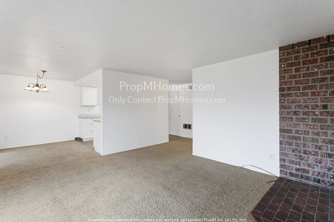 Photo - Cozy Two-Bedroom in Gresham - New Washer/D... Unit 3250 SE 2nd Street