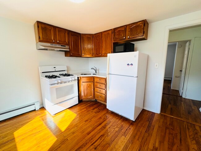Photo - 359 Grove St Unit 3