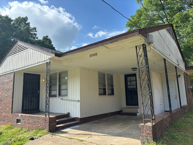 Photo - 2160 St Elmo Ave
