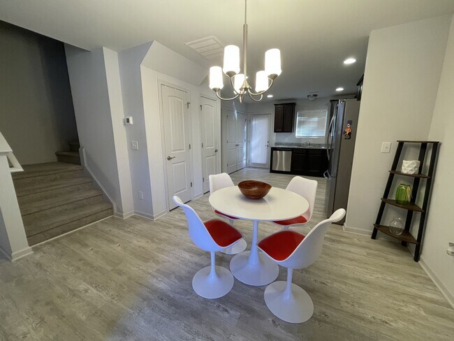 Photo - 201 Socket St