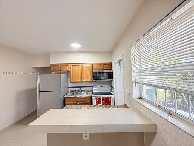 Photo - 326 NE 6th St Unidad 1-3