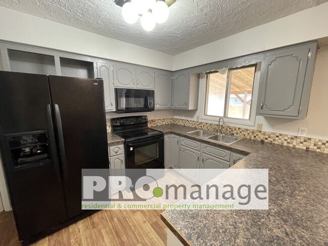 Photo - 2 Bed, 1 Bath Single Family Home w/ 1 Car Garage - Idaho Falls