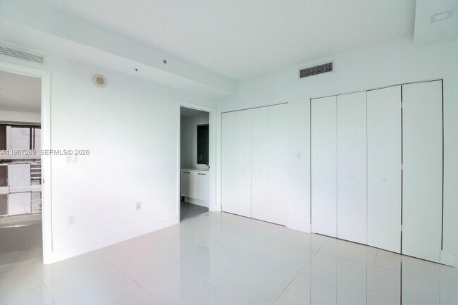 Photo - 92 SW 3rd St Unit 2706