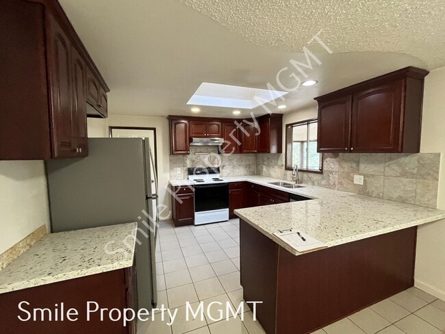 Photo - A charming ranch-style single-family home located in the Milwaukie area.