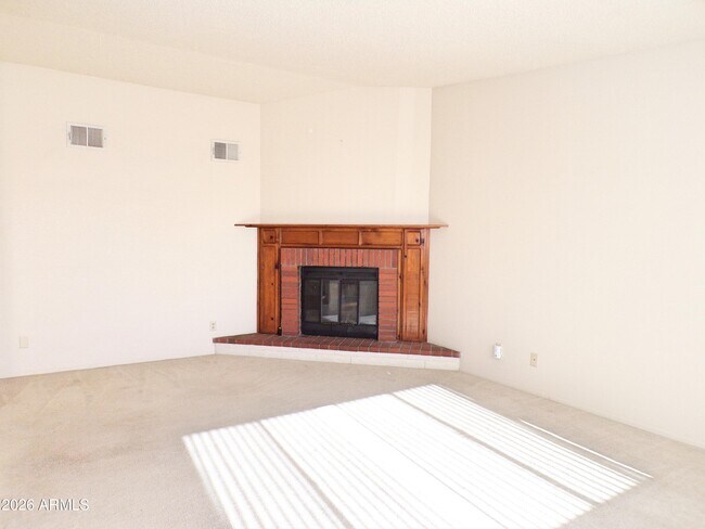 3723 Woodcock Pl