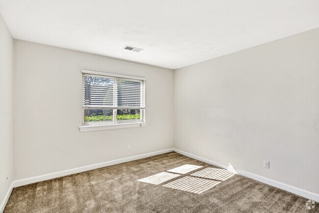 2BR, 1BA - 777SF - Clifden - Bedroom - Waterford Apartments