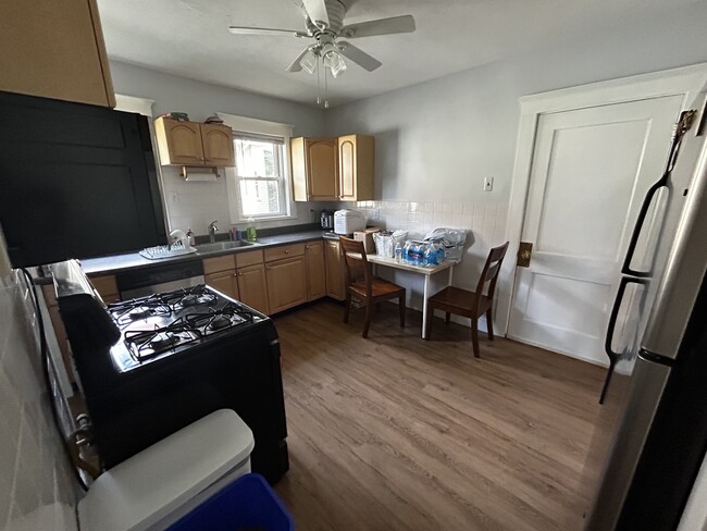 Building Photo - 72 Nonantum St Rental