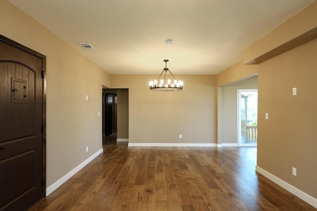 Photo - 4960 Vista Pl