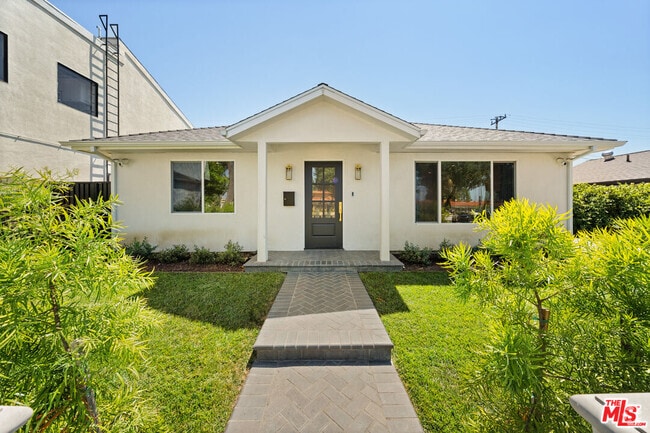 Building Photo - 2806 Pacific Coast Hwy Rental