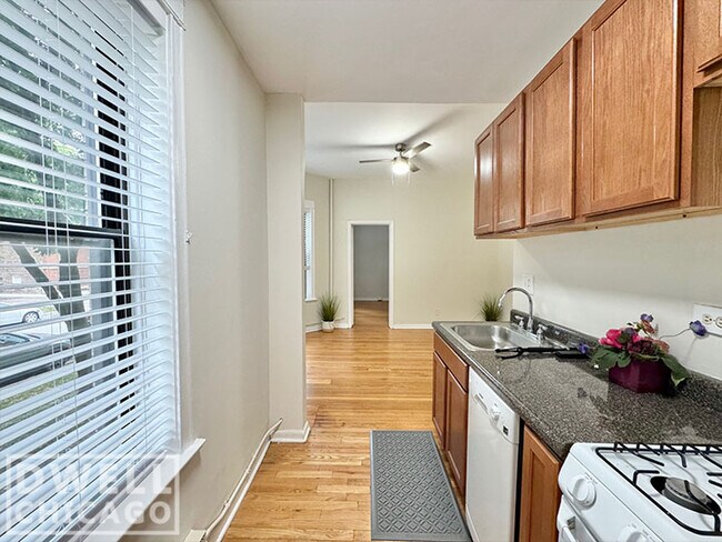 916 W Waveland Ave Unit 1A