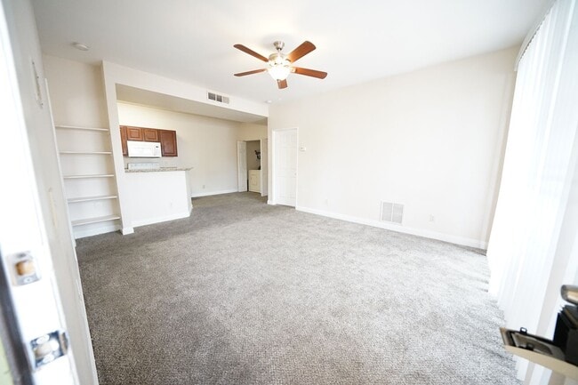 Photo - 5146 S Jones Blvd