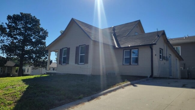 Photo - 820 Windom St