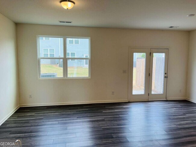 Photo - 404 Union Station St