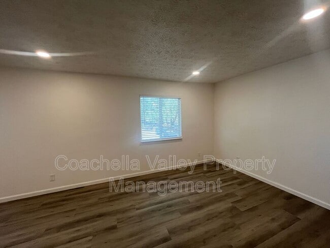 Photo - 66435 5th St