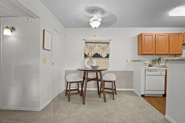 Photo - Country Hollow Apartments