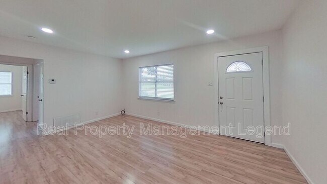 Photo - 2320 Brockbank Dr