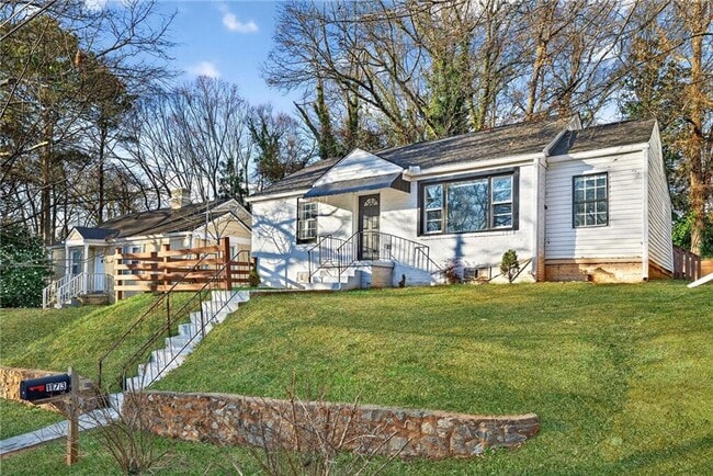 Photo - 1173 Fenwood St SW