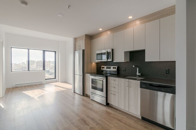 Building Photo - 30 Saint-Joseph Est Unit 1105