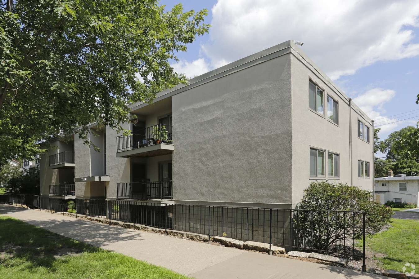 St. Anthony Park Luxury - St. Anthony Park Luxury