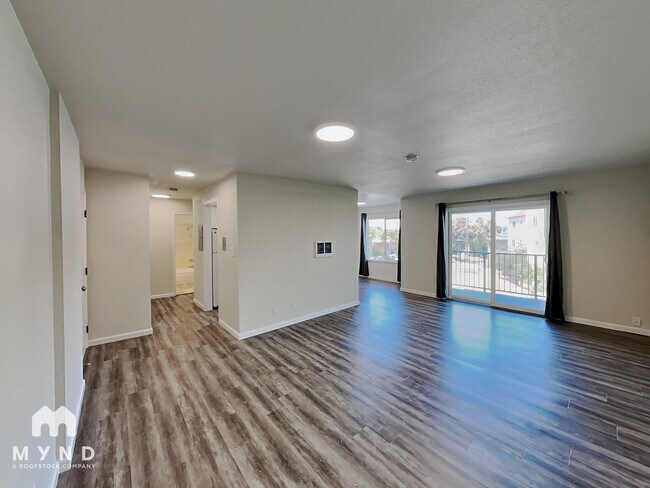 Photo - 240 Athol Ave Unit 205