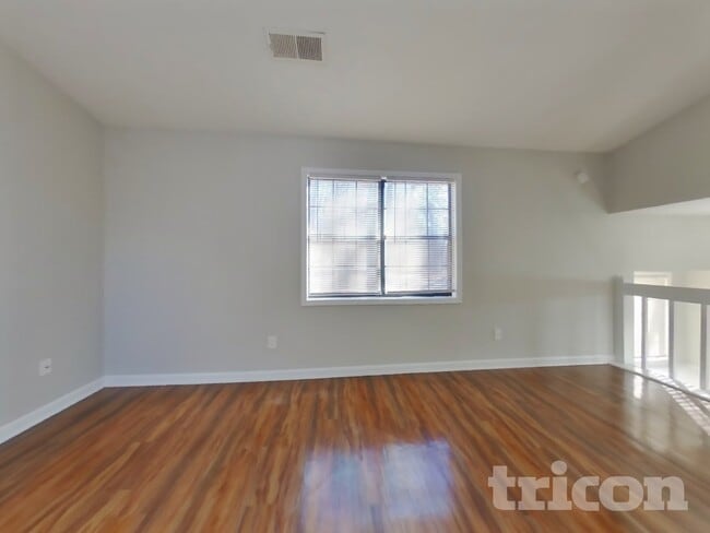 Photo - 2740 Chickory Hill