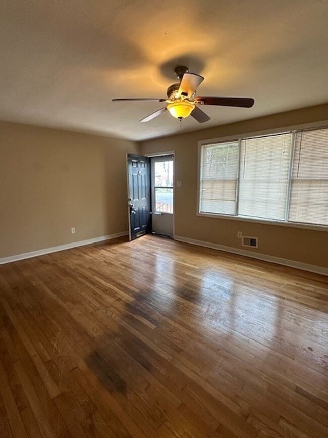 Photo - 106 Bethune Dr