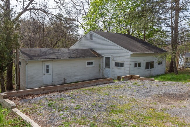 2 Bed, 2 Full Bath Single Family Home in H... - 2 Bed, 2 Full Bath Single Family Home in H...