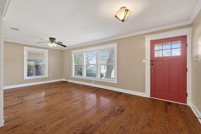 Photo - 735 Cherico St