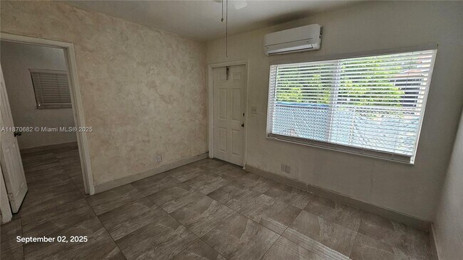 Photo - 1830 Monroe St Unit 1834
