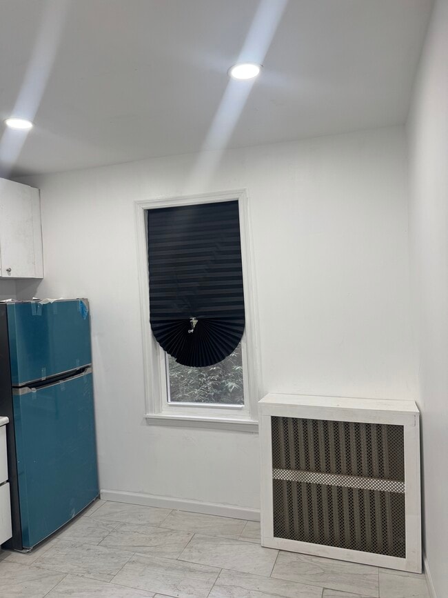 Building Photo - 202 Myrtle Ave Unit 1 Rental