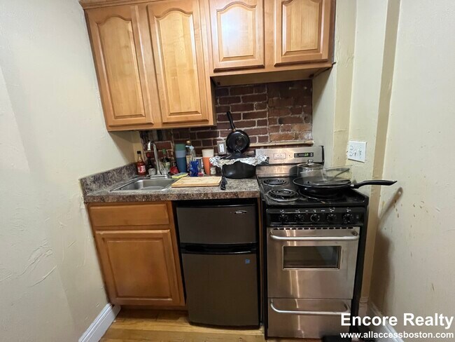 Photo - 48 Hereford St Unit 2