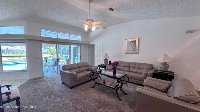 Photo - 615 Sheridan Woods Dr