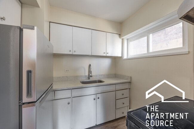 Photo - 1400 Chicago Ave Unit 208