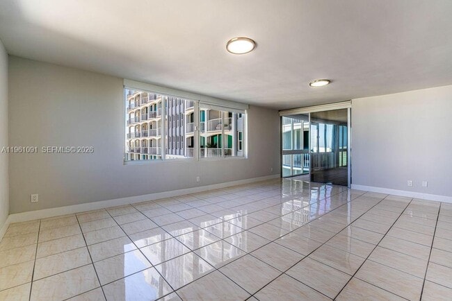 Photo - 5401 Collins Ave Unit 919