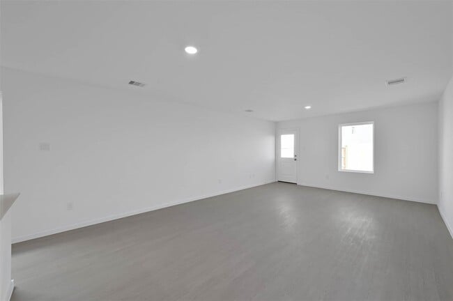 Photo - 18243 Via Aurelia Dr