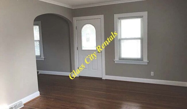 Photo - 4823 293rd St