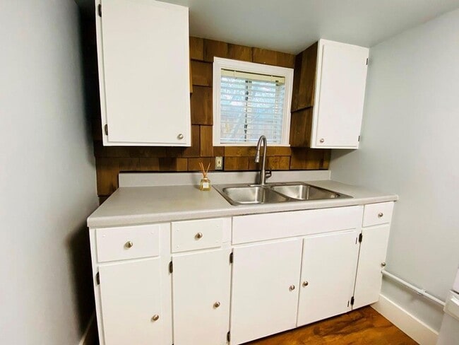 Photo - 2102 Brackenridge St Unidad B