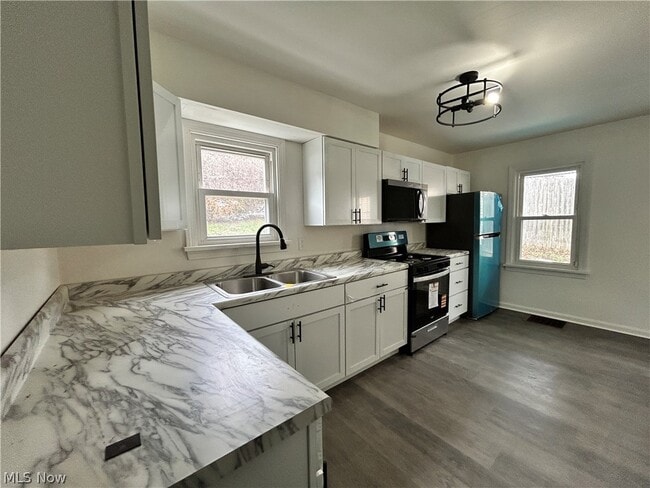 Photo - 121 Parr Ave