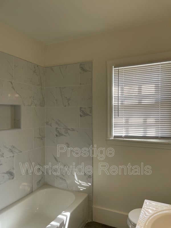 Photo - 2416 Heard St