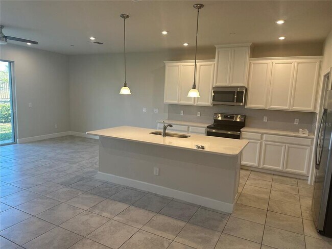 Photo - 1915 Holden Ridge Ln.