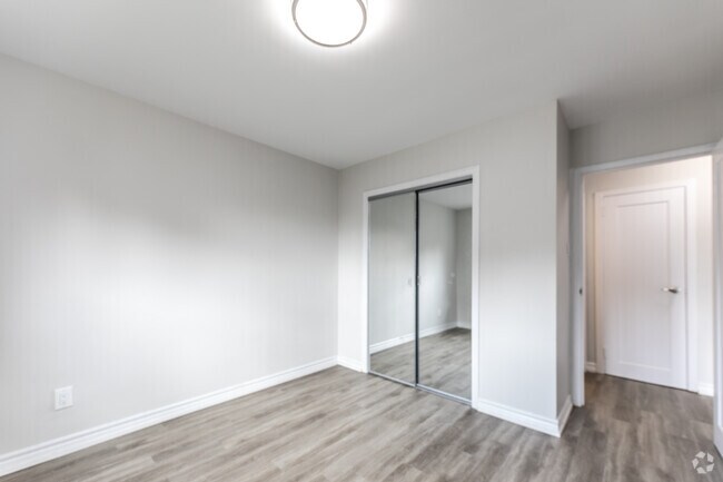 2BR, 1BA - Bedroom - Thamesview Apartments