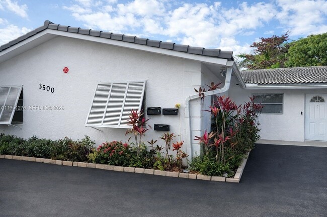 Photo - 3500 Riverside Dr Unidad 2