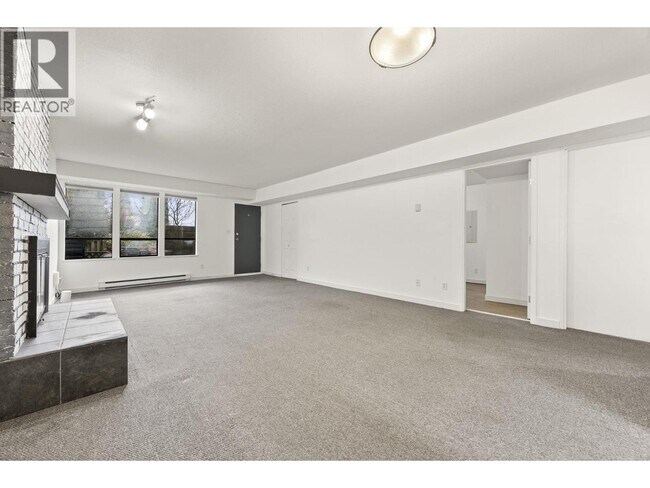 Photo - 275 Orwell St