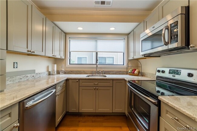 Photo - 170 Birchwood Cl