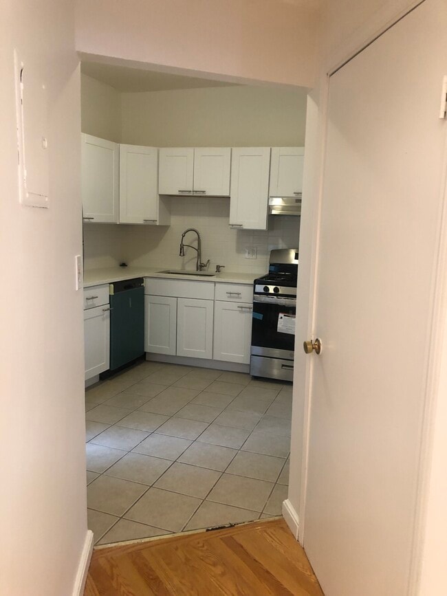 1706 Commonwealth Unit 23