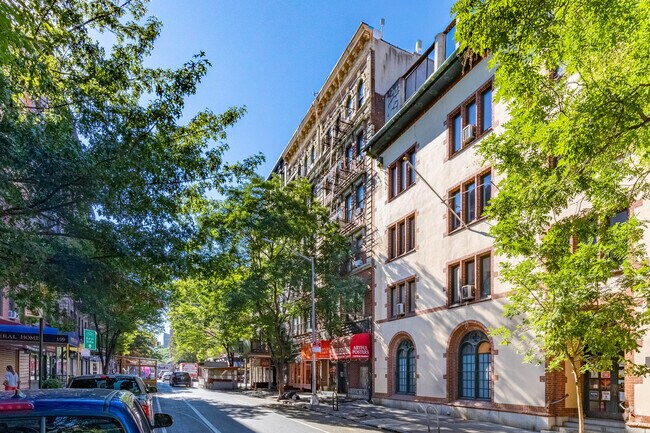 Photo - 194 Bleecker St