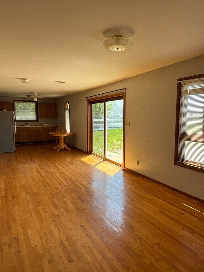 Photo - 4332 E 1675th Rd