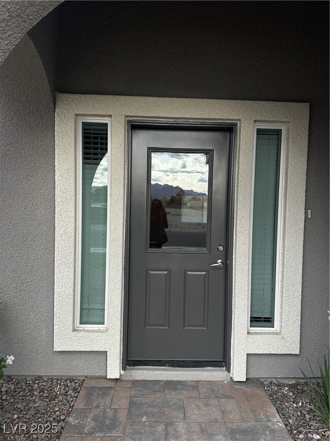 Building Photo - 2590 Apricot Ln