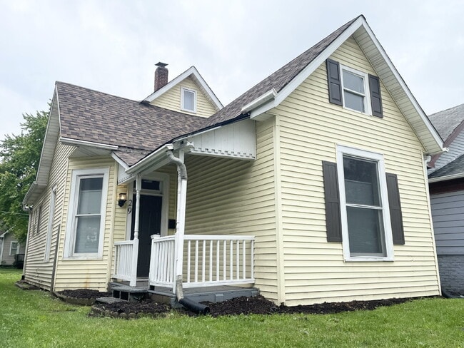 Building Photo - Near Southside 2BR/1.5BA House!
